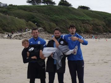 ⚽️ 𝗦𝗧𝗔𝗚𝗘 𝗣𝗔𝗖 𝗩𝗔𝗖' 𝗘𝗧𝗘 𝟮𝟬𝟮𝟰 ⚽️

🏄‍♂️ Retour en image sur notre session surf d'hier où nos stagiaires de la semaine sont quasiment sélectionnés pour les JO...
