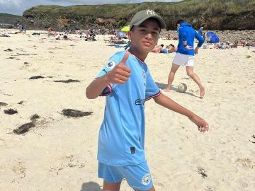 ⚽️ 𝗦𝗧𝗔𝗚𝗘 𝗣𝗔𝗖 𝗩𝗔𝗖' 𝗘𝗧𝗘 𝟮𝟬𝟮𝟰 ⚽️

🗓 Jour 3️⃣ - Nous vous proposons la première partie des photos de la session surf ainsi que du beach soccer ! 

🍕Ce soir, nous...