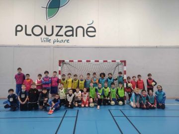 ⚽️ 𝗦𝗧𝗔𝗚𝗘 𝗙𝗢𝗢𝗧 𝗣𝗔𝗖 𝗩𝗔𝗖' 𝗛𝗜𝗩𝗘𝗥 ⚽️

Le premier stage a débuté aujourd'hui 😃

Ps : Il reste 2 places pour le stage de jeudi et vendredi (u6 à u9, filles et...