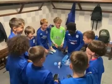 ⚽️ 𝙀𝘾𝙊𝙇𝙀 𝘿𝙀 𝙁𝙊𝙊𝙏 ⚽️

Chant de la victoire pour nos 𝗨𝟭𝟯 𝗕 face à l’Étoile Saint Laurent (6-0) ! 🔥

Bravo les petits bleus ! 👏

𝘼𝙇𝙇𝙀𝙕 𝙇𝙀 𝙋𝘼𝘾 💙🤍