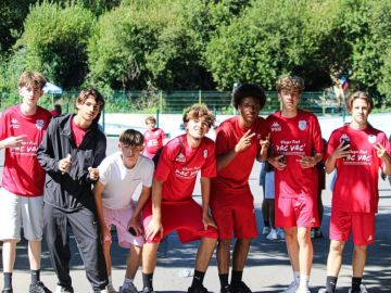 ⚽️ 𝗦𝗧𝗔𝗚𝗘 𝗣𝗔𝗖 𝗩𝗔𝗖’ 𝟭 - 𝗘́𝗧𝗘́ 𝟮𝟬𝟮𝟱 ⚽️

Pour leur dernier jour de stage, nos stagiaires ont profité d’une superbe sortie hier, au Parc d'attractions La Récré...