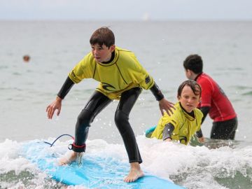 ⚽️ 𝗦𝗧𝗔𝗚𝗘 𝗣𝗔𝗖 𝗩𝗔𝗖’ 𝟯 - 𝗘́𝗧𝗘́ 𝟮𝟬𝟮𝟱 ⚽️

Hier après-midi, nos stagiaires ont profité d’une 𝗯𝗲𝗹𝗹𝗲 𝘀𝗲́𝗮𝗻𝗰𝗲 𝗱𝗲 𝘀𝘂𝗿𝗳 à la plage des Blancs Sablons 🏄‍♂️🌊
Des...