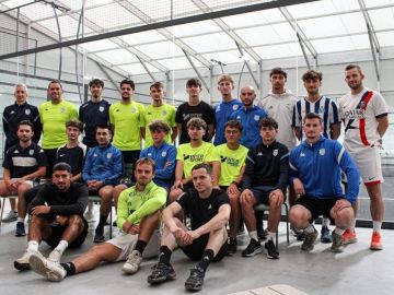 🔵𝗦𝗢𝗜𝗥𝗘́𝗘 𝗖𝗢𝗛𝗘́𝗦𝗜𝗢𝗡🔵

Lundi soir, nos Seniors A & B ont troqué les crampons pour les raquettes le temps d’une 𝘀𝗼𝗶𝗿𝗲́𝗲 𝗰𝗼𝗵𝗲́𝘀𝗶𝗼𝗻 à Ti Break  🎾💙

Merci à 𝗧𝗶...