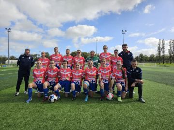 💗𝗢𝗖𝗧𝗢𝗕𝗥𝗘 𝗥𝗢𝗦𝗘 💗

À l'occasion d'𝗢𝗰𝘁𝗼𝗯𝗿𝗲 𝗥𝗼𝘀𝗲, nos 𝗦𝗲𝗻𝗶𝗼𝗿𝘀 𝗙𝗲́𝗺𝗶𝗻𝗶𝗻𝗲𝘀 ont exceptionnellement porté le maillot extérieur pour marquer 𝗹𝗲𝘂𝗿 𝘀𝗼𝘂𝘁𝗶𝗲𝗻 𝗮̀ 𝗹𝗮 𝗹𝘂𝘁𝘁𝗲...