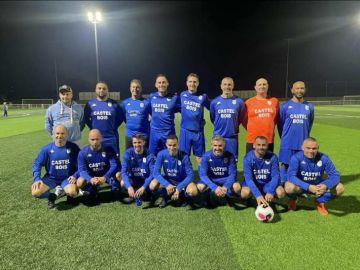 📸 𝗡𝗼𝘂𝘃𝗲𝗹𝗹𝗲 𝗲́𝗾𝘂𝗶𝗽𝗲, 𝗺𝗲̂𝗺𝗲 𝗽𝗮𝘀𝘀𝗶𝗼𝗻 💙🤍

Cette saison, le club a engagé une deuxième équipe vétérans, composée principalement d’anciens joueurs du club.
Une...