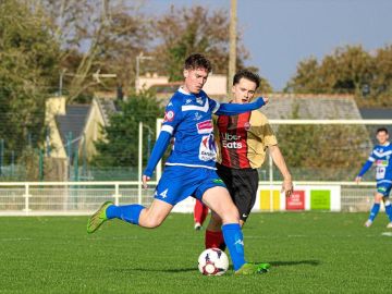 ⚽️ 𝙍𝙀𝙂𝙄𝙊𝙉𝘼𝙇 𝟯 ⚽️

Retour en images sur la victoire de notre équipe B ce week-end, face aux @gsmplouguin ! 🤩

💙🤍

📸 @ncls.pictures