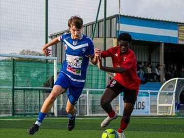 ⚽️ 𝗨𝟭𝟲 𝗥𝗘𝗚𝗜𝗢𝗡𝗔𝗟 𝟭⚽️

Quelques images sur la rencontre de nos U16 face à l’ @eaguingamp d’hier après-midi 🤩

💙🤍

📸 @ncls.pictures