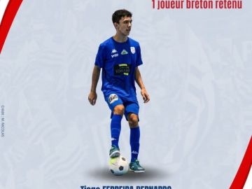 🇫🇷 Fierté au PAC ! 🔵⚪
Toutes nos félicitations à Tiago FERREIRA BERNARDO pour sa sélection en Équipe de France U19 Futsal ! 🇫🇷⚽

Tiago s'envolera...