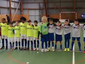 ⚽️𝙀́𝘾𝙊𝙇𝙀 𝘿𝙀 𝙁𝙊𝙊𝙏⚽️

Victoire de nos 𝗨𝟭𝟭 ce week-end au tournoi Futsal de la Légion St Pierre ! 🤩

Bravo les champions ! 👏

💙🤍