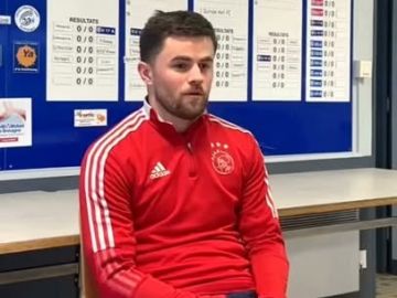 🎥 𝙇’𝙄𝙉𝙏𝙀𝙍𝙑𝙄𝙀𝙒 𝙁𝘼𝘾𝙀 𝘾𝘼𝙈𝙀́𝙍𝘼 🎥

Arrivé au club cette saison, @cocopaugam_ revient sur son parcours, son intégration au sein du groupe et son regard sur la...