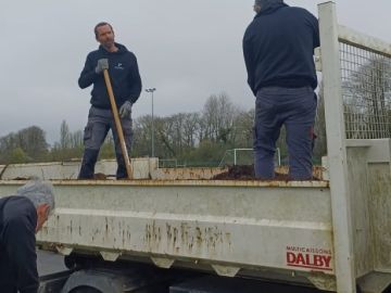 🌱 𝗣𝗥𝗘́𝗣𝗔𝗥𝗔𝗧𝗜𝗢𝗡 𝗗𝗨 𝗖𝗢𝗠𝗣𝗟𝗘𝗫𝗘 🌱

🙏 Merci aux services municipaux de la  Ville de Plouzané  pour leur travail ce matin au stade de Trémaïdic. Ils ont amélioré la...