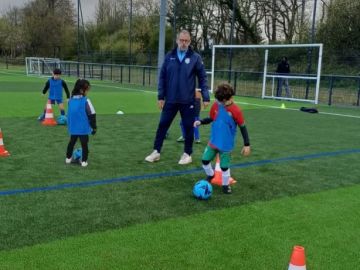⚽𝙁𝙊𝙊𝙏 𝘼𝙉𝙄𝙈𝘼𝙏𝙄𝙊𝙉 ⚽

Malgré un temps bien frais, nos jeunes  𝗨𝟲–𝗨𝟵 ont répondu présents hier matin pour un plateau 💪⚽
Au fil de la séance, le soleil a fait son...