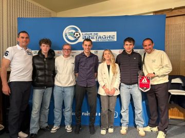 ⚽𝙎𝙊𝙄𝙍𝙀́𝙀 𝘿𝙀 𝙇'𝘼𝙍𝘽𝙄𝙏𝙍𝘼𝙂𝙀⚽️

Jeudi dernier, un invité d’exception était présent à Plourin-lès-Morlaix à l’occasion d’une soirée sur l’arbitrage organisée par...