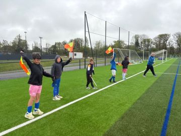 ⚽️ 𝗦𝗧𝗔𝗚𝗘 𝗣𝗔𝗖 𝗩𝗔𝗖' - 𝗣𝗔̂𝗤𝗨𝗘𝗦 𝟮𝟬𝟮𝟲 ⚽️ - JOUR 3

Ce mercredi, nos petits Bleus ont commencé la journée avec leurs pronostics des matchs de Ligue des Champions...