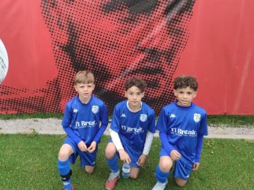 🤝 𝗦𝗧𝗔𝗗𝗘 𝗕𝗥𝗘𝗦𝗧𝗢𝗜𝗦 𝟮𝟵 𝗫 𝗣𝗟𝗢𝗨𝗭𝗔𝗡𝗘́ 𝗔𝗖 🤝

𝗔𝗿𝘁𝗵𝘂𝗿, 𝗦𝗮𝗰𝗵𝗮 et 𝗡𝗮𝘀𝘀𝗶𝗺, nos 𝗨𝟭𝟬, ont participé à une séance avec le sb29academie ⚽️🤩

🙌 Une belle expérience encadrée...