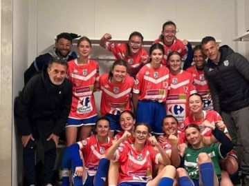 Bravo à nos Féminines et au staff , qui avec la victoire du jour à l'ASB ,confortent pour la deuxième année consécutive une place sur le podium de la D1....
